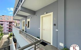 Lumturi Resident